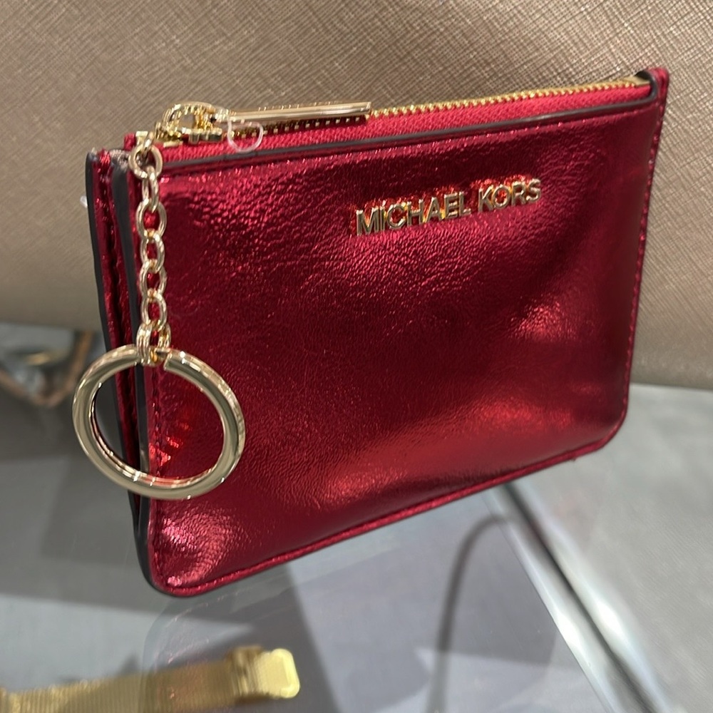 MICHAEL KORS
Jet Set Travel Small Top Zip Coin Pouch With ID Keychain
Crimsn
NWT - Picture 7 of 16